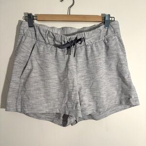 Lululemon On The Fly Short *2.5"  - Size 8